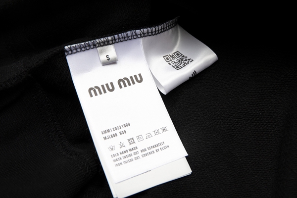 ブランドパーカー素材ディテール